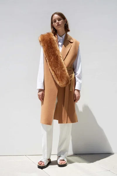 Look 3